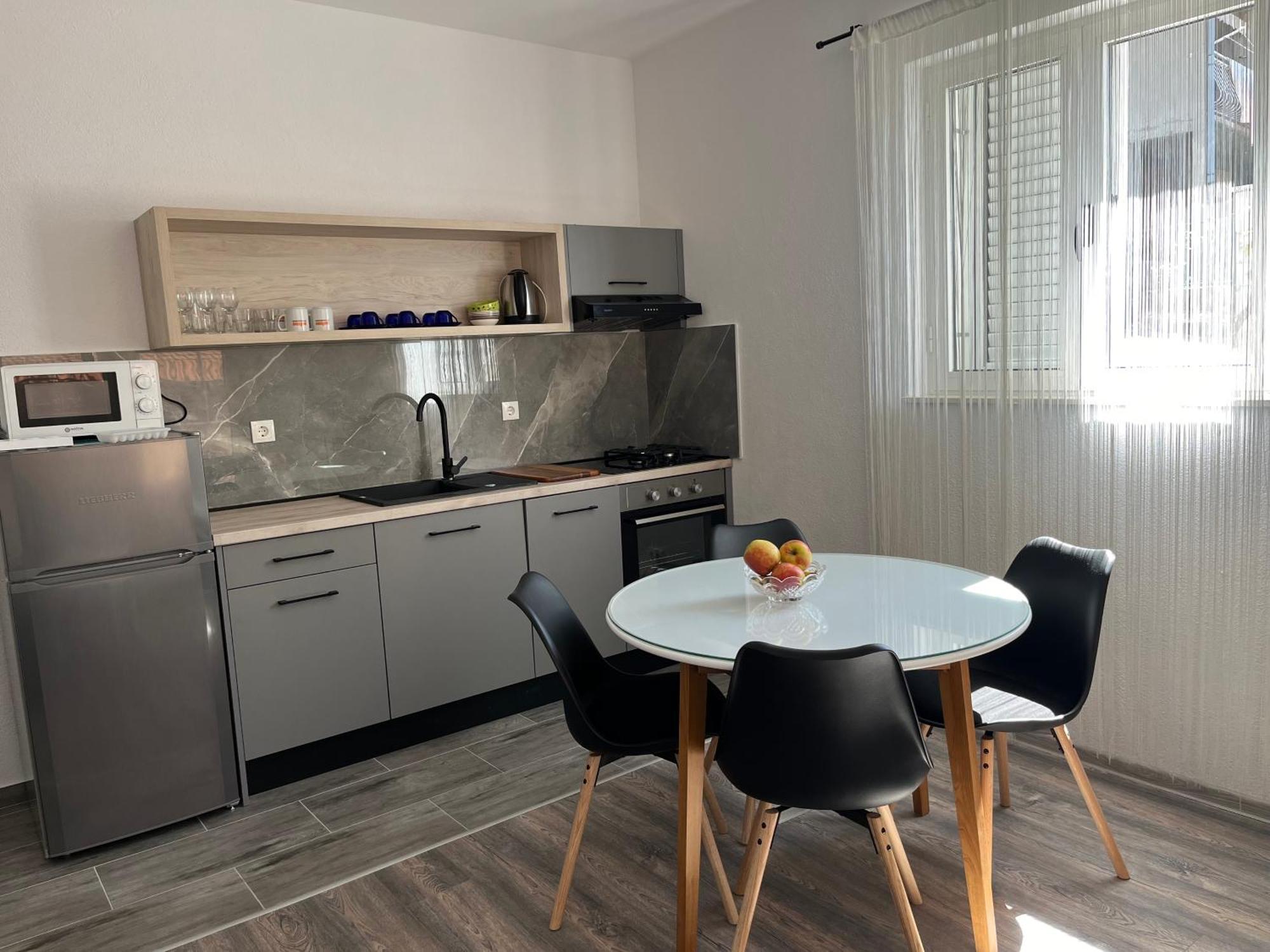 Apartment Makarska M&I, Free Private Parking ภายนอก รูปภาพ