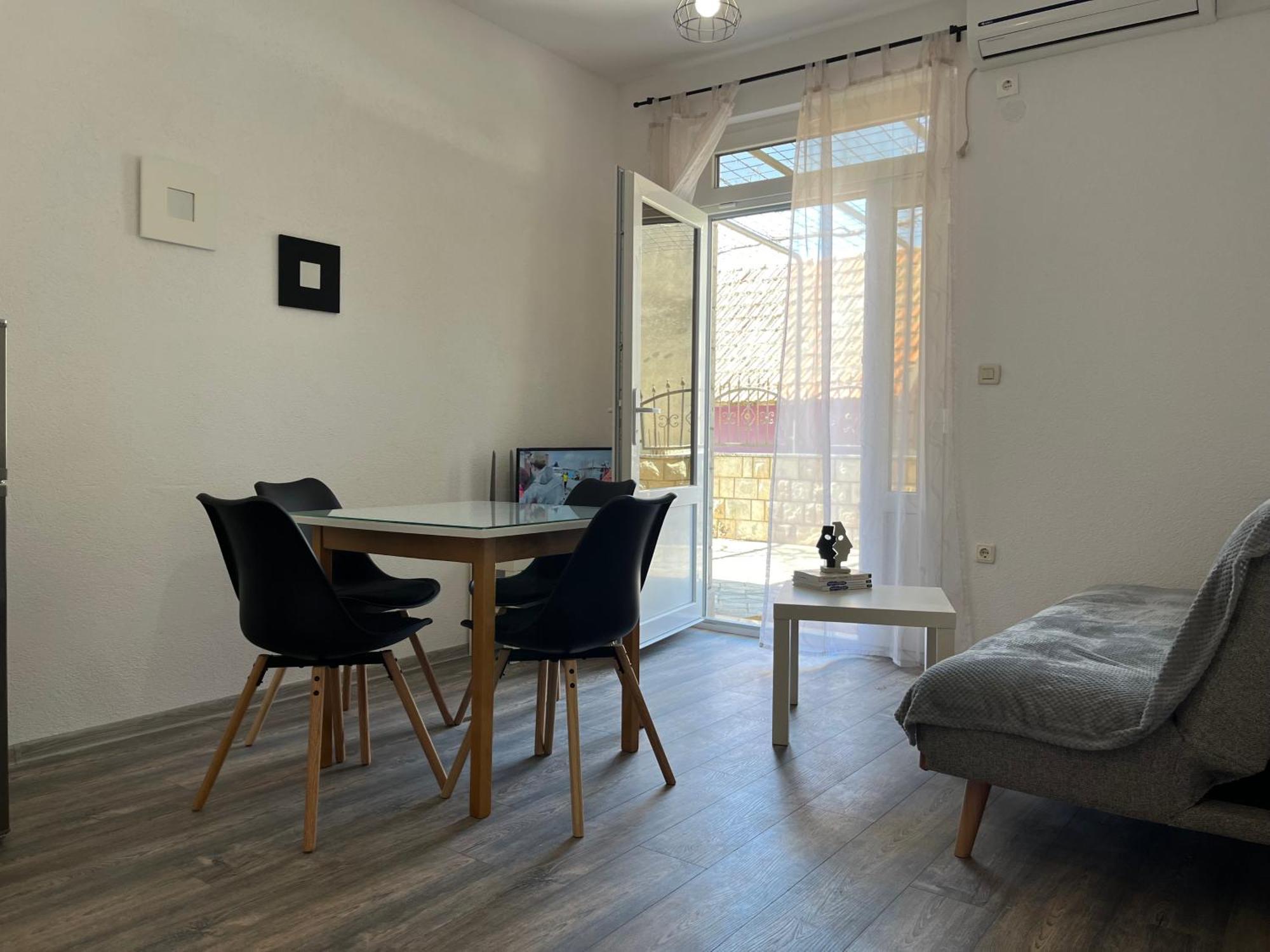 Apartment Makarska M&I, Free Private Parking ภายนอก รูปภาพ