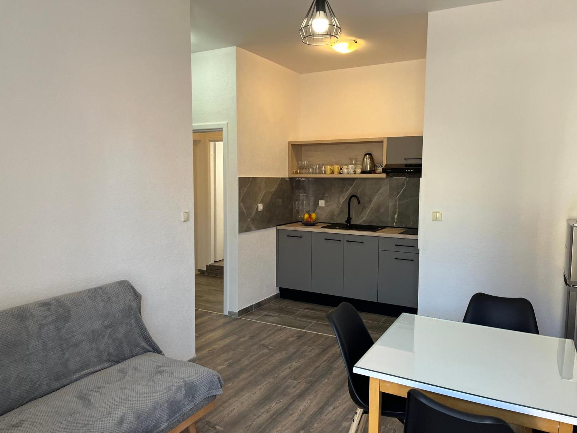 Apartment Makarska M&I, Free Private Parking ภายนอก รูปภาพ