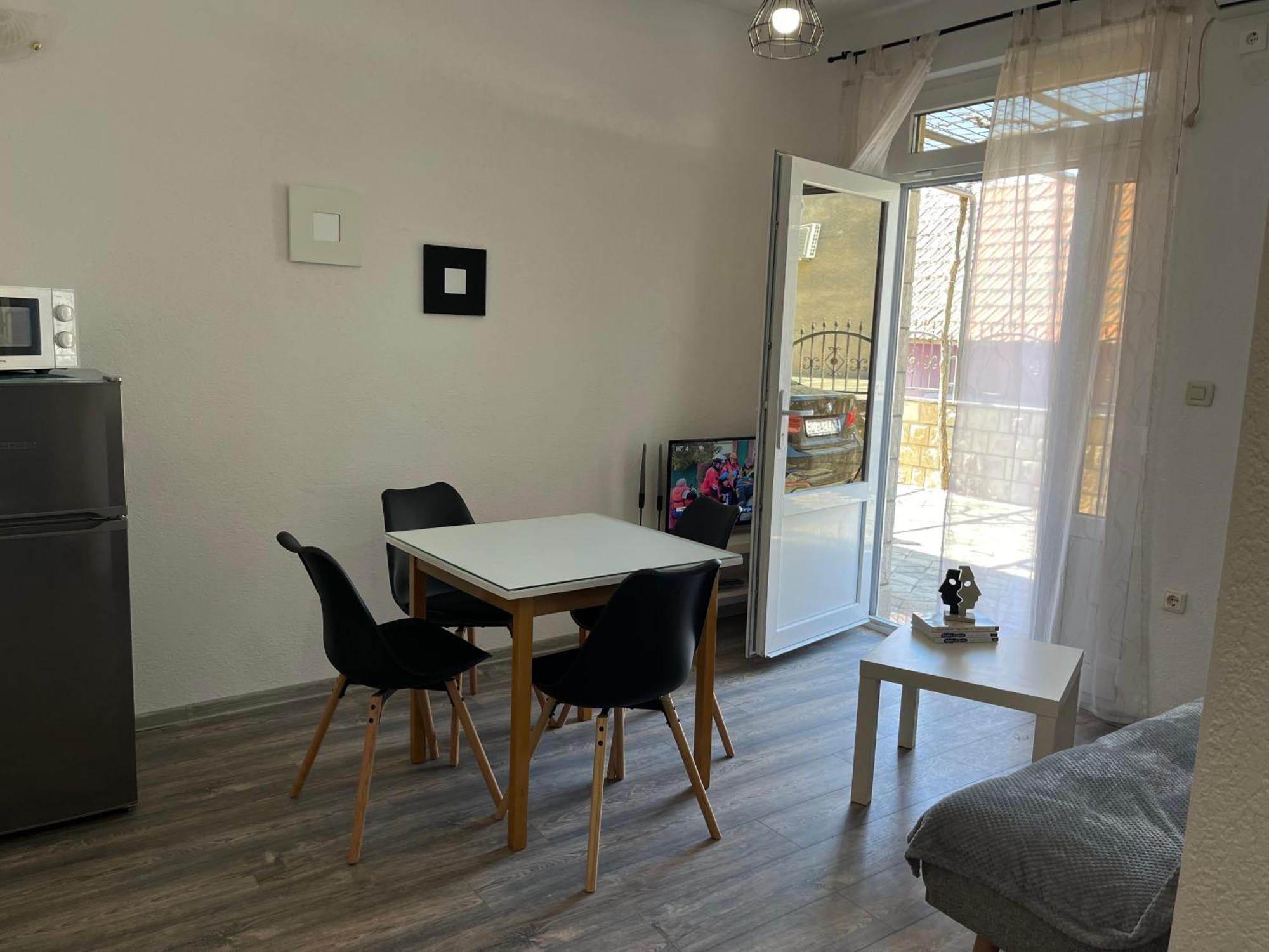 Apartment Makarska M&I, Free Private Parking ภายนอก รูปภาพ
