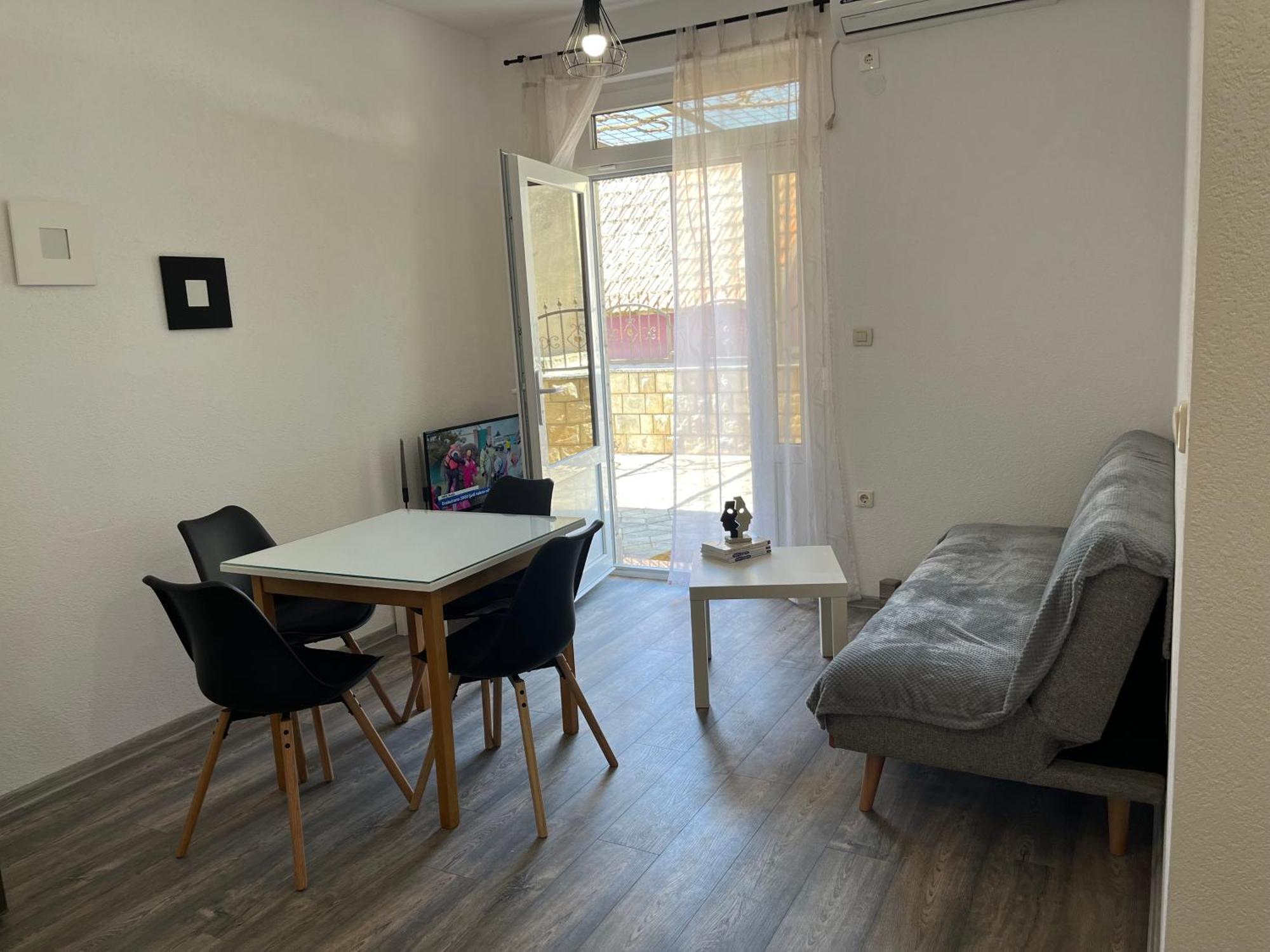 Apartment Makarska M&I, Free Private Parking ภายนอก รูปภาพ