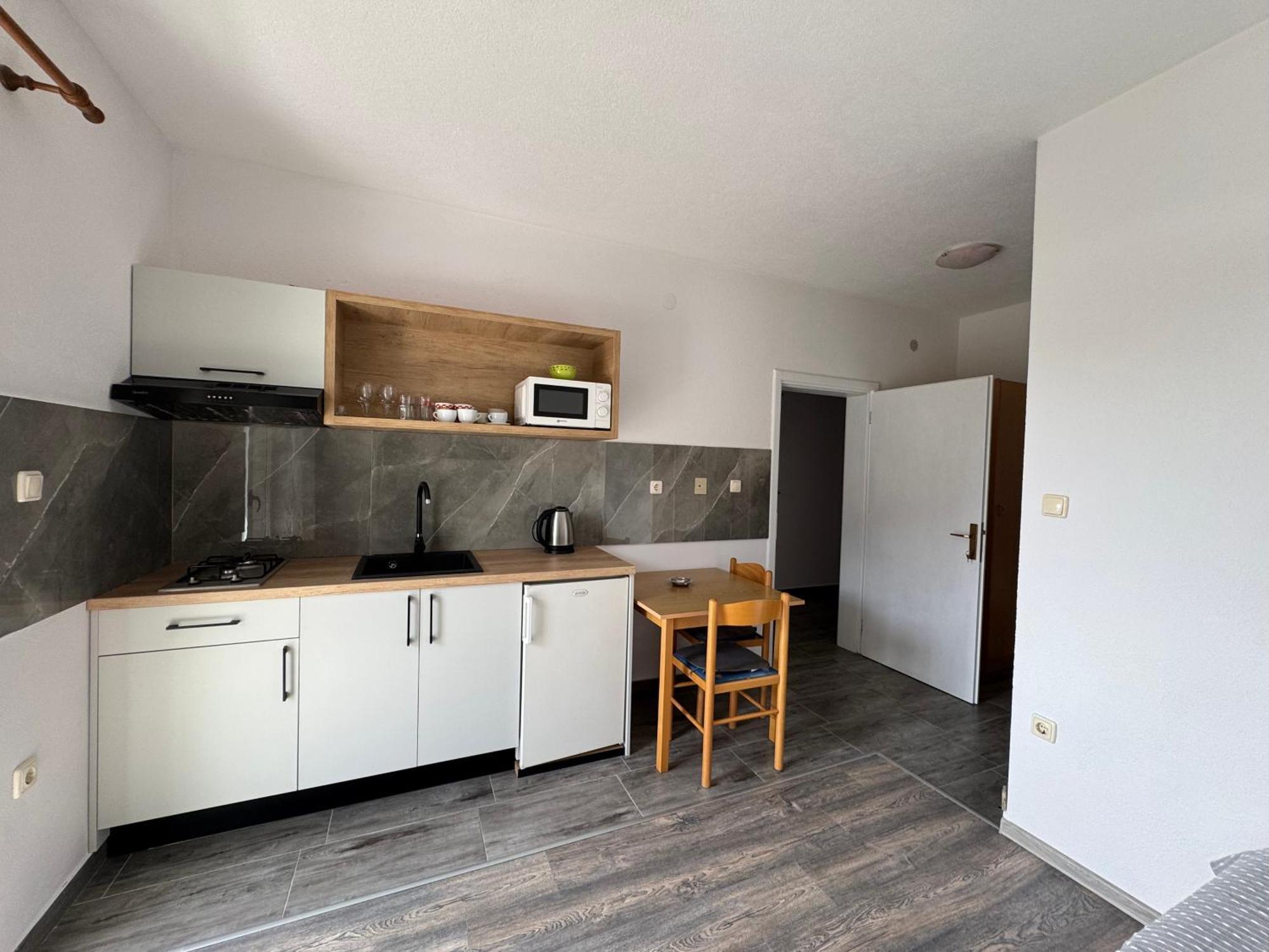 Apartment Makarska M&I, Free Private Parking ภายนอก รูปภาพ