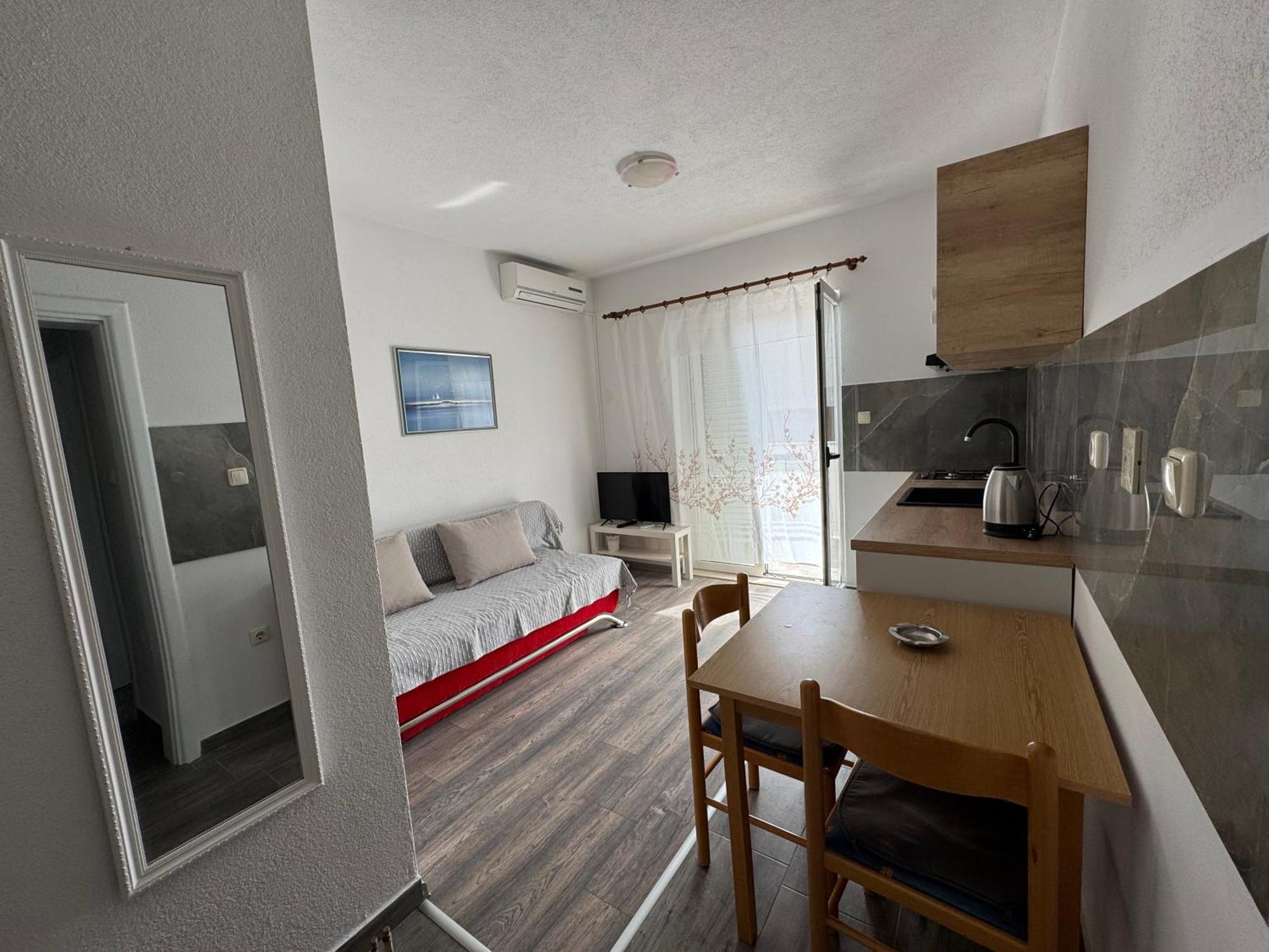 Apartment Makarska M&I, Free Private Parking ภายนอก รูปภาพ
