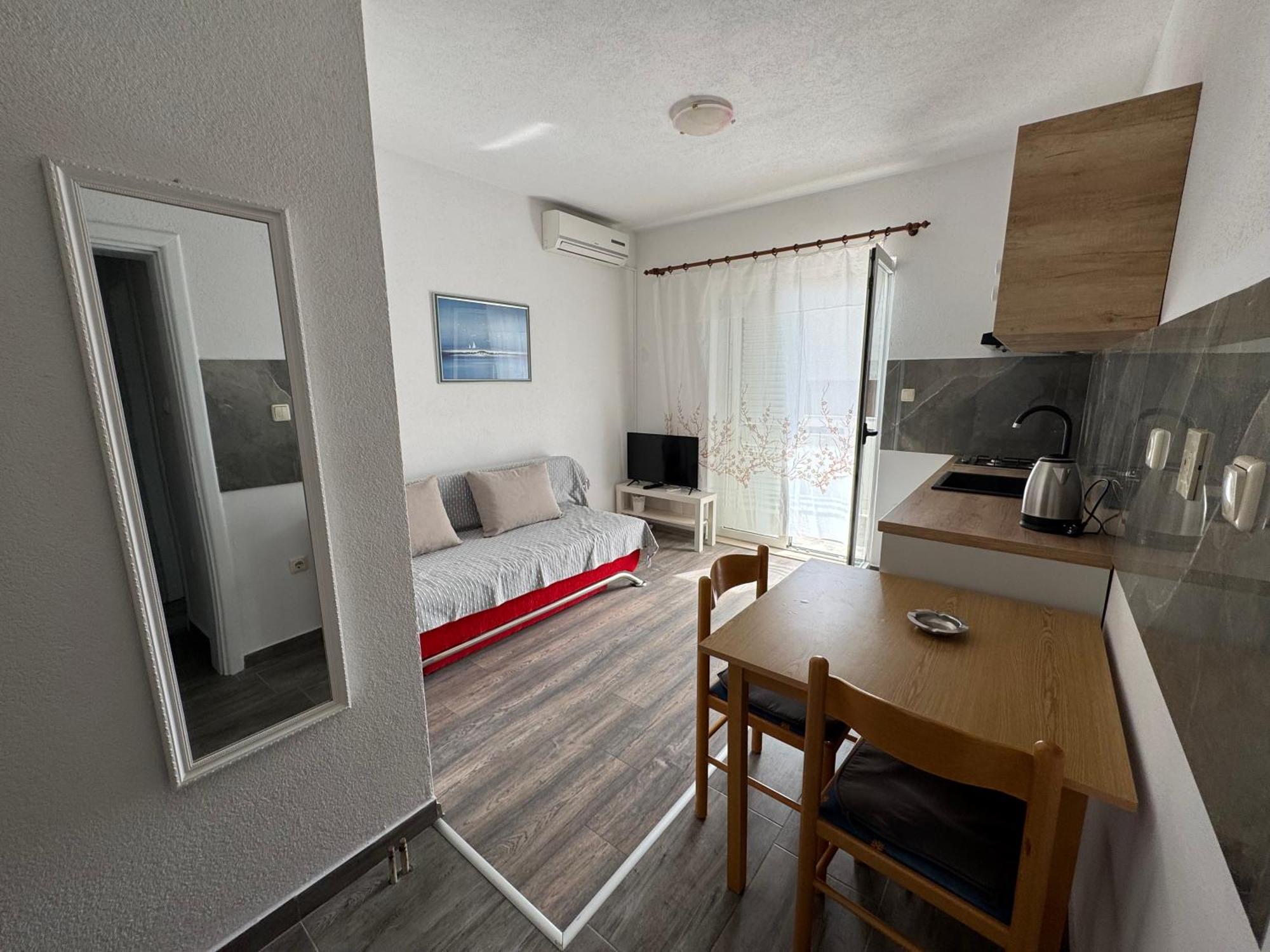 Apartment Makarska M&I, Free Private Parking ภายนอก รูปภาพ
