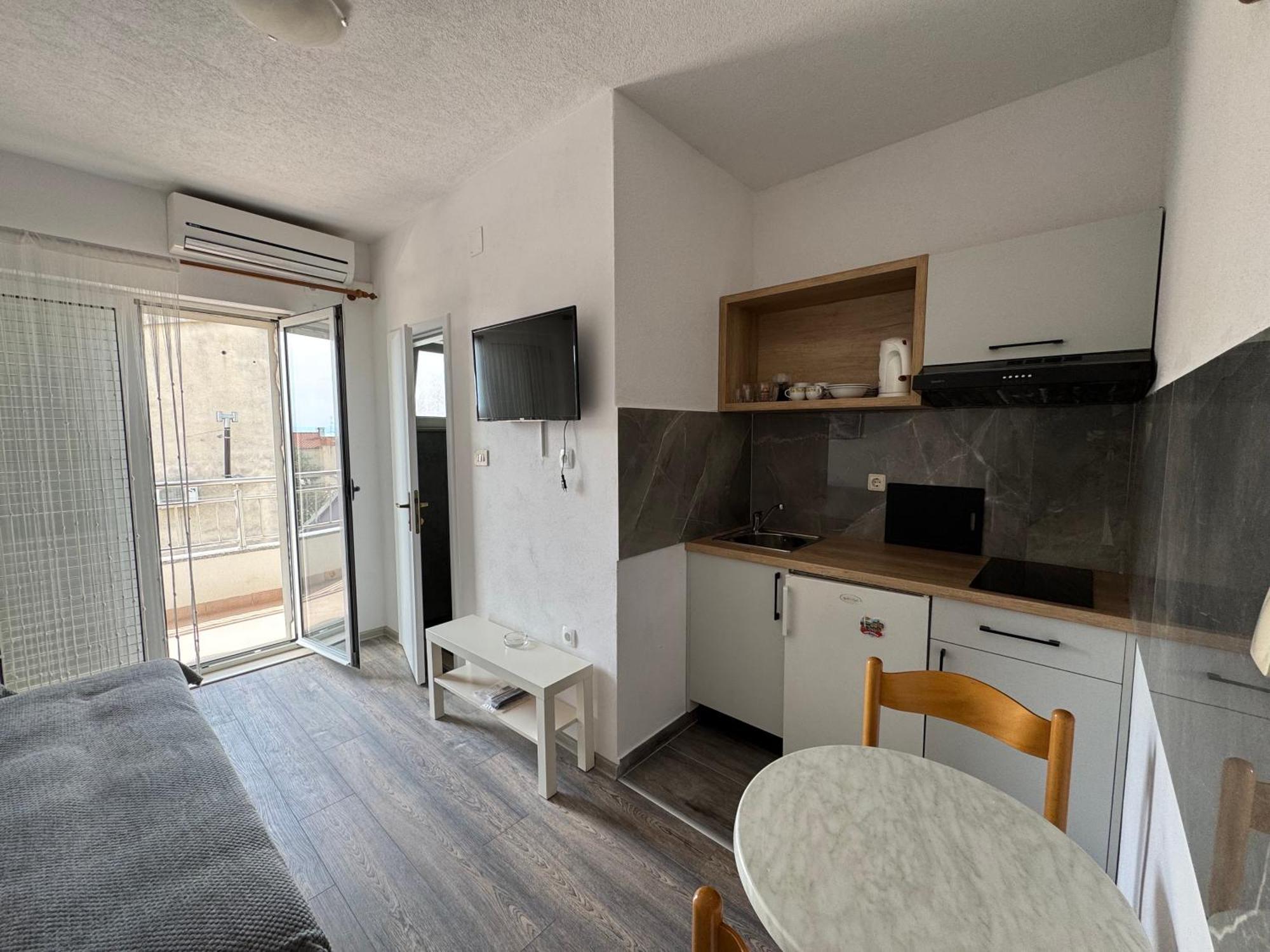 Apartment Makarska M&I, Free Private Parking ภายนอก รูปภาพ